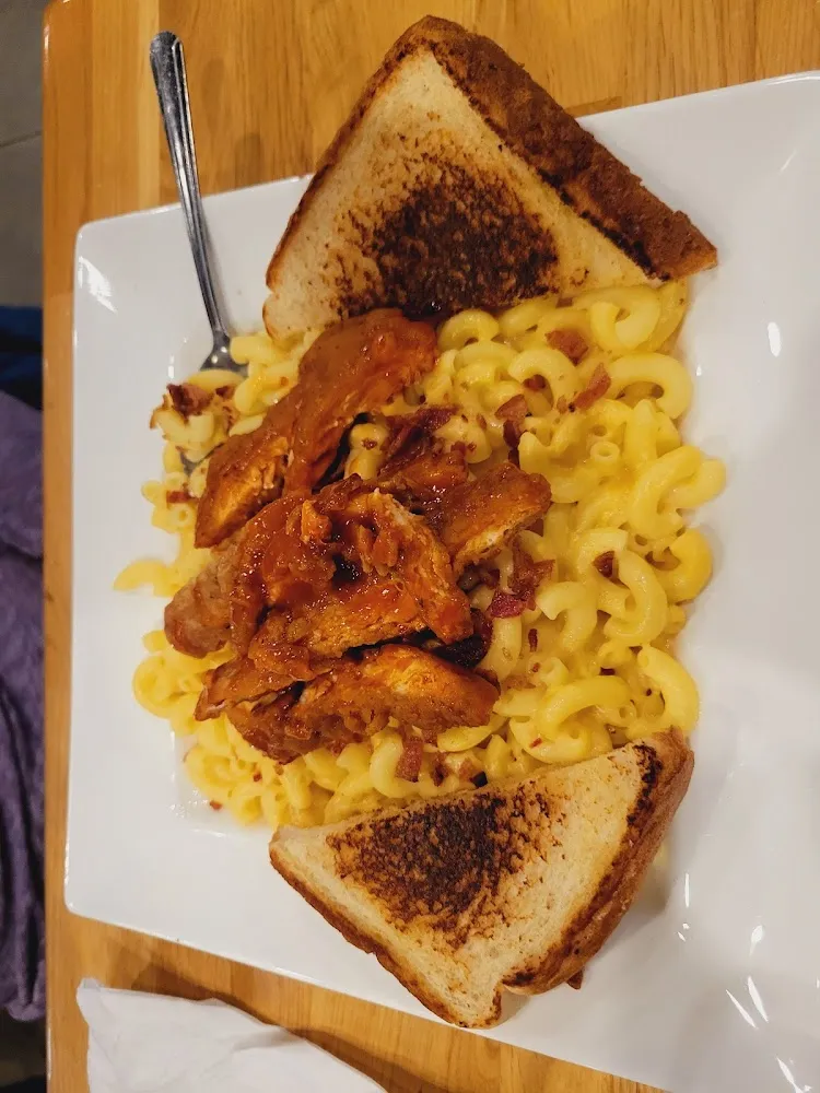 Buffalo Chicken Macaroni and Cheese
